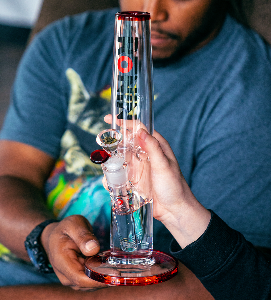GIVEAWAY | "chisana gyorai" straight tube bong