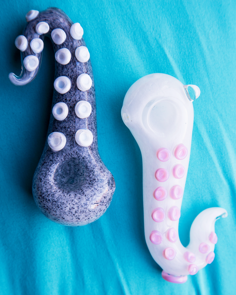 Flash Giveaway! Tentacle Hand Pipe