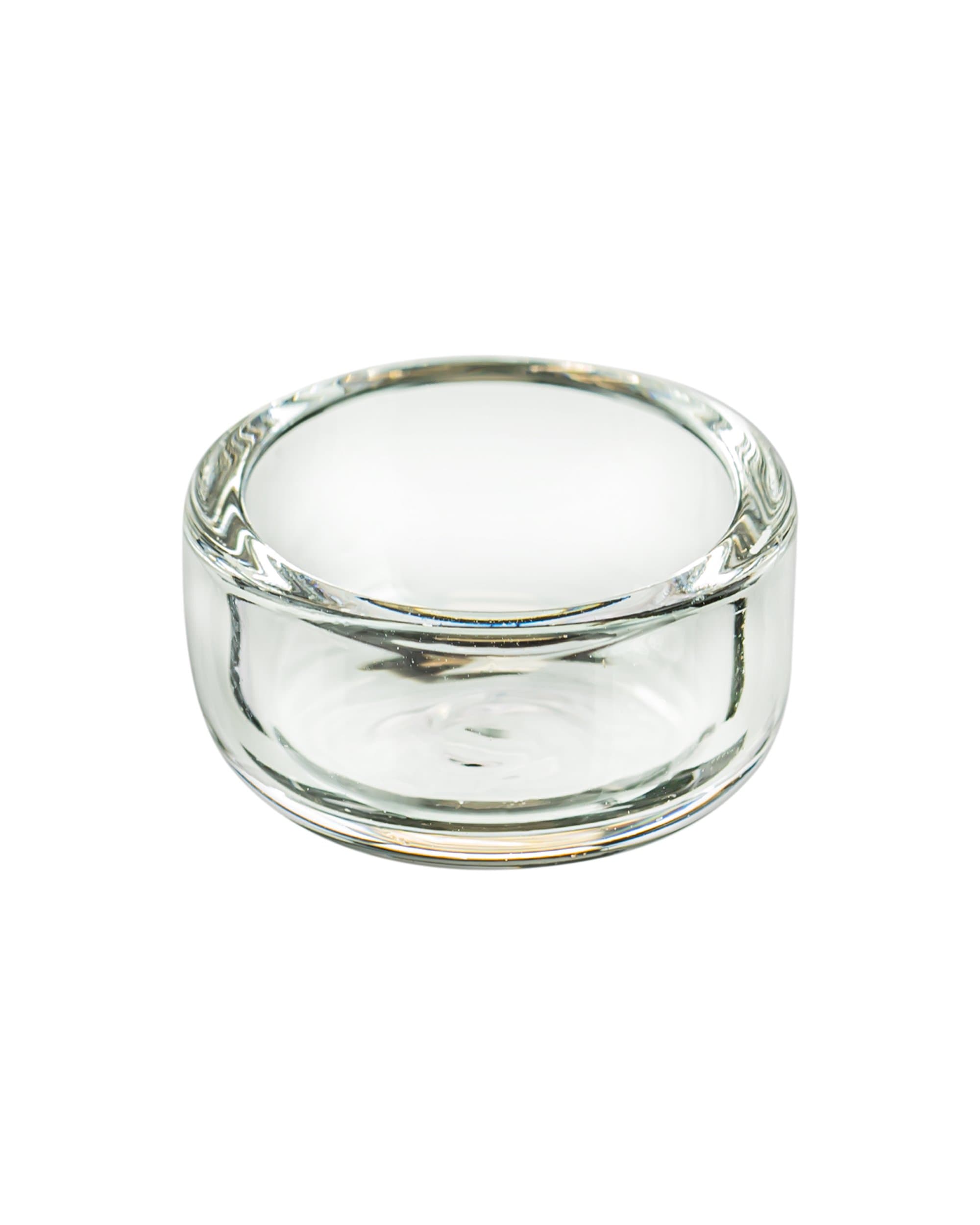A top-down view of the 25mm 10mm High Quartz Insert Cup, showing its clear, cylindrical shape and polished interior. A top-down view of the 25mm 10mm High Quartz Insert Cup, showing its clear, cylindrical shape and polished interior.