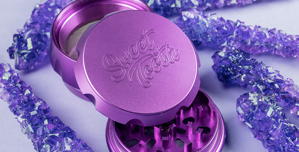 Giveaway - 4-Piece Diamond Crest Aluminum Grinder